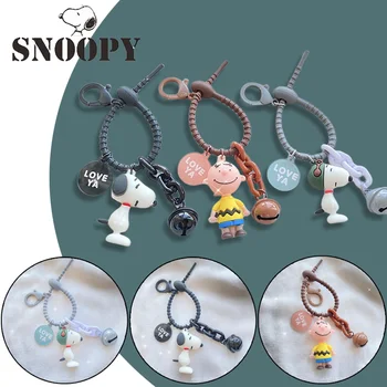 Snoopy Kulcstartó táska Charm Férfi Női hátizsák Medál Divat Akril baba Autó kulcstartó Anime dekoráció Aranyos párok Kawaii ajándékok